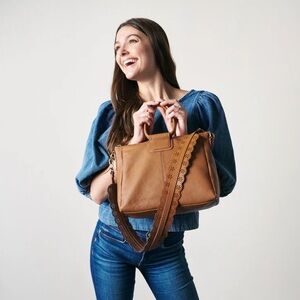 Hobo Sheila Medium satchel in Warm Honey